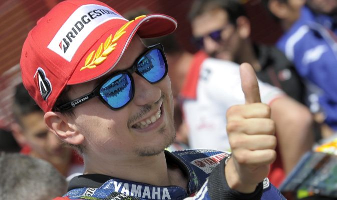 MotoGP Valencia: Lorenzo in pole, l’Italia spinge Rossi
