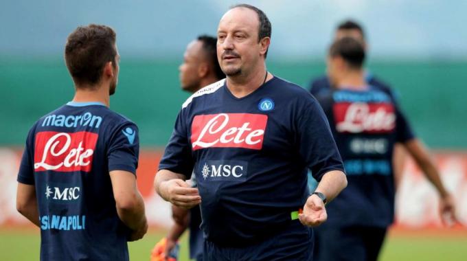 Napoli, Benitez vuole Fellaini per i play off di Champions