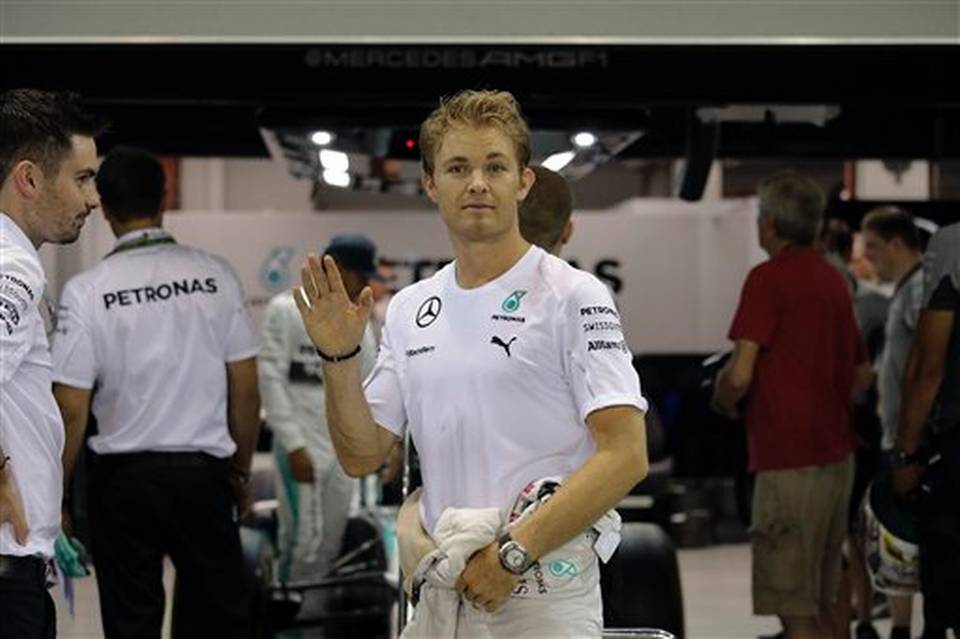 F1 GP Singapore: Nico Rosberg KO a causa del volante