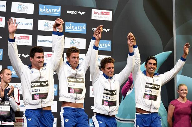 Mondiali nuoto bronzo 4x100 uomini, donne al record nazionale