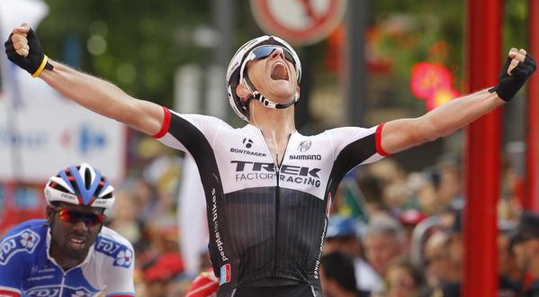 Vuelta 2015: Stuyven primo a Murcia, ma le cadute…