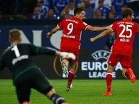 Lewandowski-Muller Schalke-Bayern Bundesliga, foto Reuters