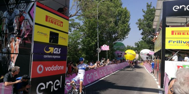 Giro d’Italia Under 23, il campione europeo Riabushenko primo a Castellarano