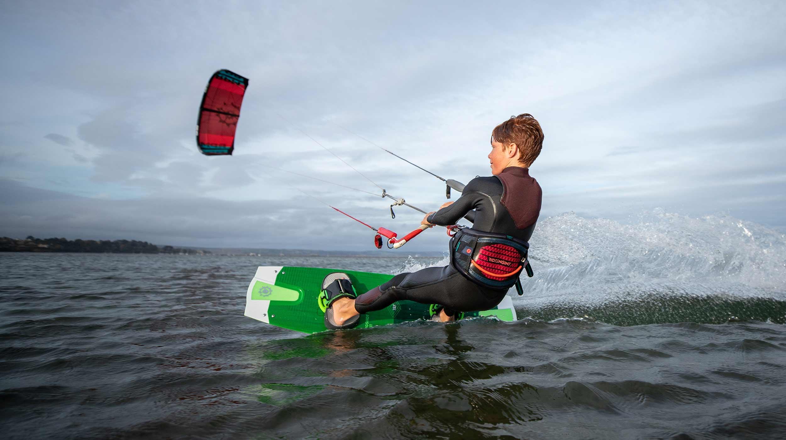 Tecniche ⁤Fondamentali​ per il Controllo della Tavola nel Kitesurf