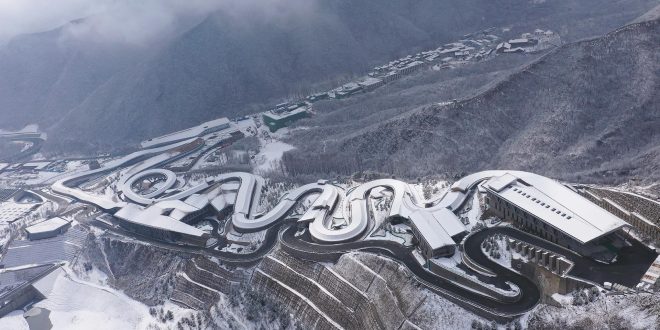 Preparare le Piste per Bob e Skeleton: Un’Arte Invernale